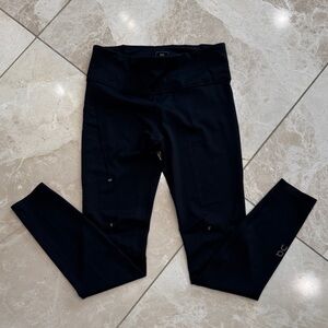 On running size small women’s performance leggings